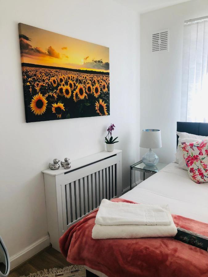 Apartament Super Location 2, 1Min Metro 10 Min From Camden Londyn Zewnętrze zdjęcie
